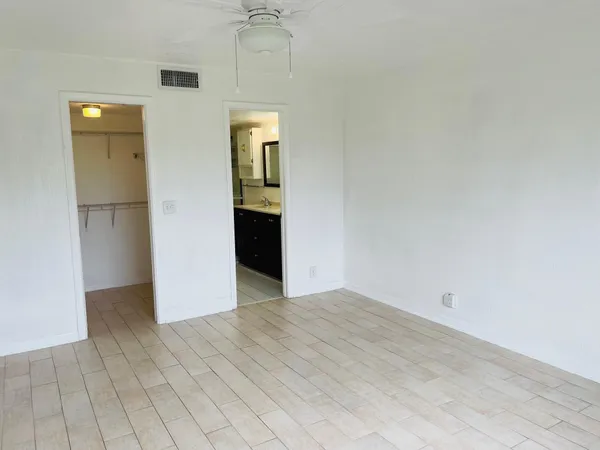 $1,999 | 4080 Tivoli Court, Unit 307, Lake Worth, FL 33467