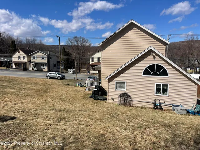 $139,000 | 190 Belmont Street, Carbondale, PA 18407