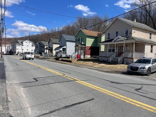 $139,000 | 190 Belmont Street, Carbondale, PA 18407