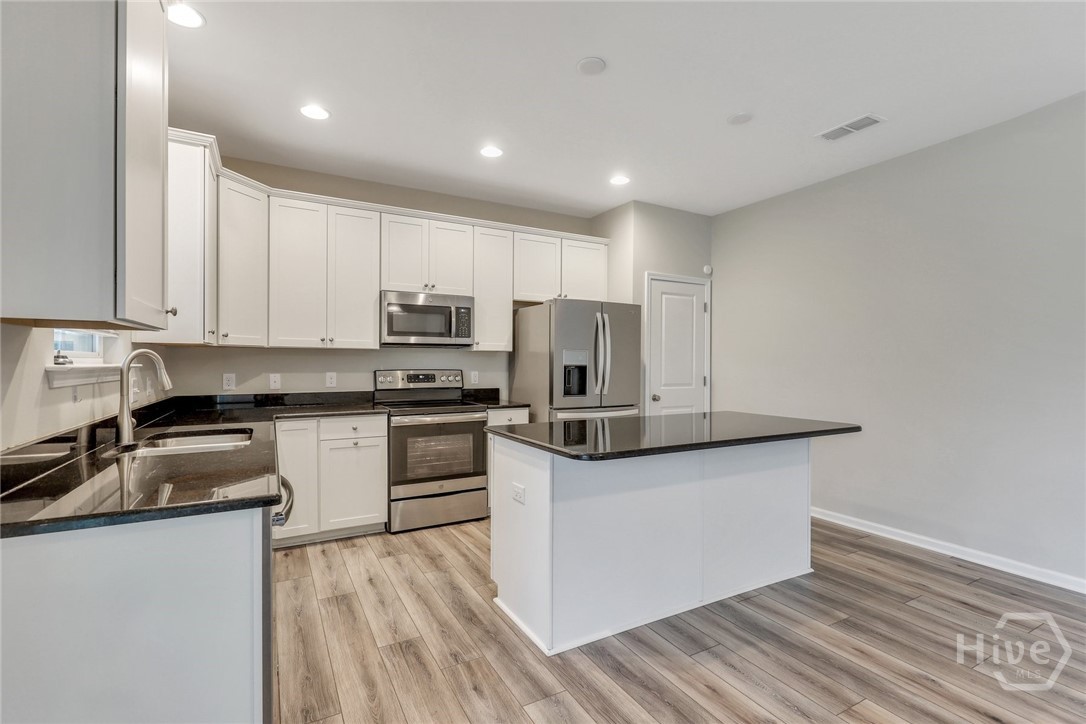 580 Waybridge Way Richmond Hill, GA 31324 - Photo 9 of 46