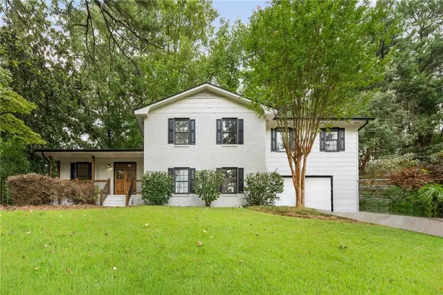 $579,900 | 3844 Lake Drive Southeast, Smyrna, GA 30082