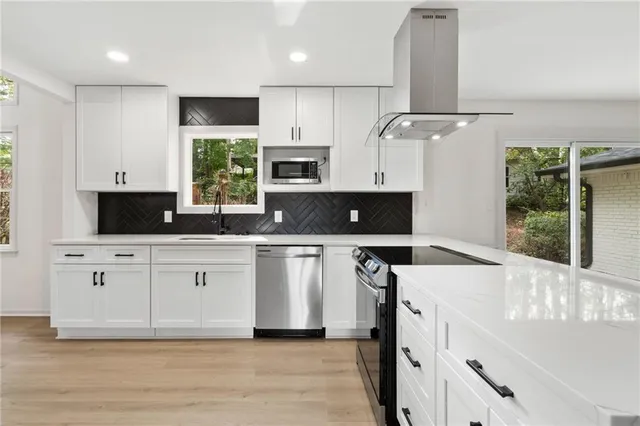 $579,900 | 3844 Lake Drive Southeast, Smyrna, GA 30082