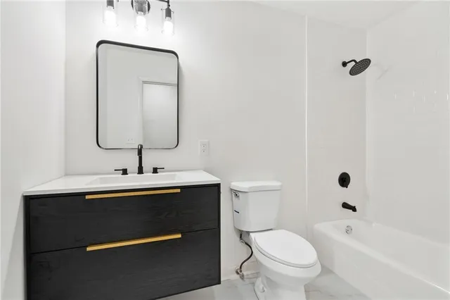 $579,900 | 3844 Lake Drive Southeast, Smyrna, GA 30082