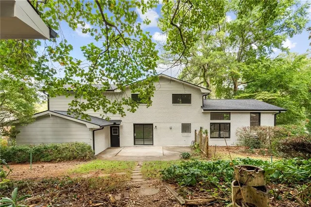 $579,900 | 3844 Lake Drive Southeast, Smyrna, GA 30082