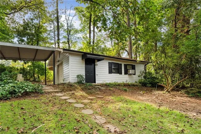 $579,900 | 3844 Lake Drive Southeast, Smyrna, GA 30082