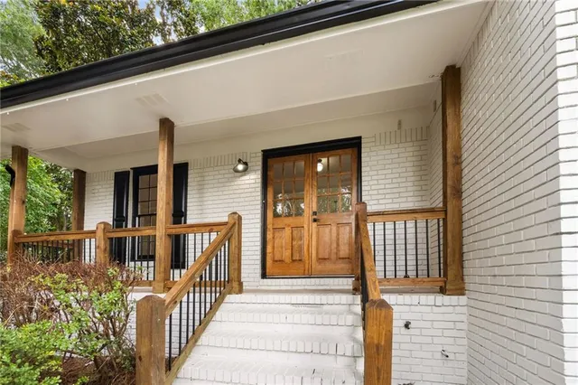 $579,900 | 3844 Lake Drive Southeast, Smyrna, GA 30082