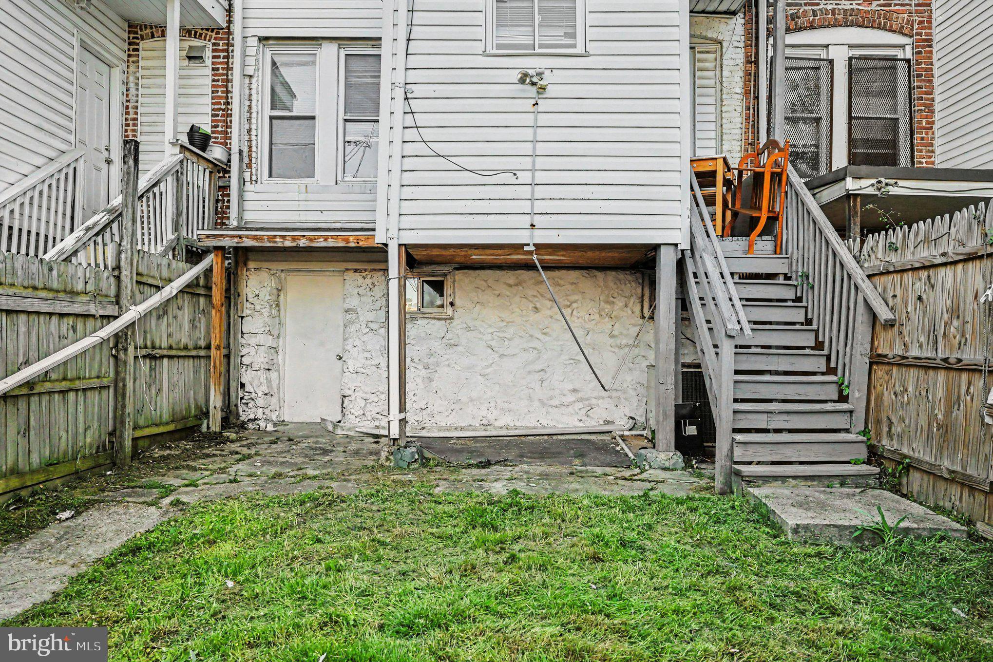 409 Edgewood Street Baltimore, MD 21229 - Photo 25 of 30 Backyard space