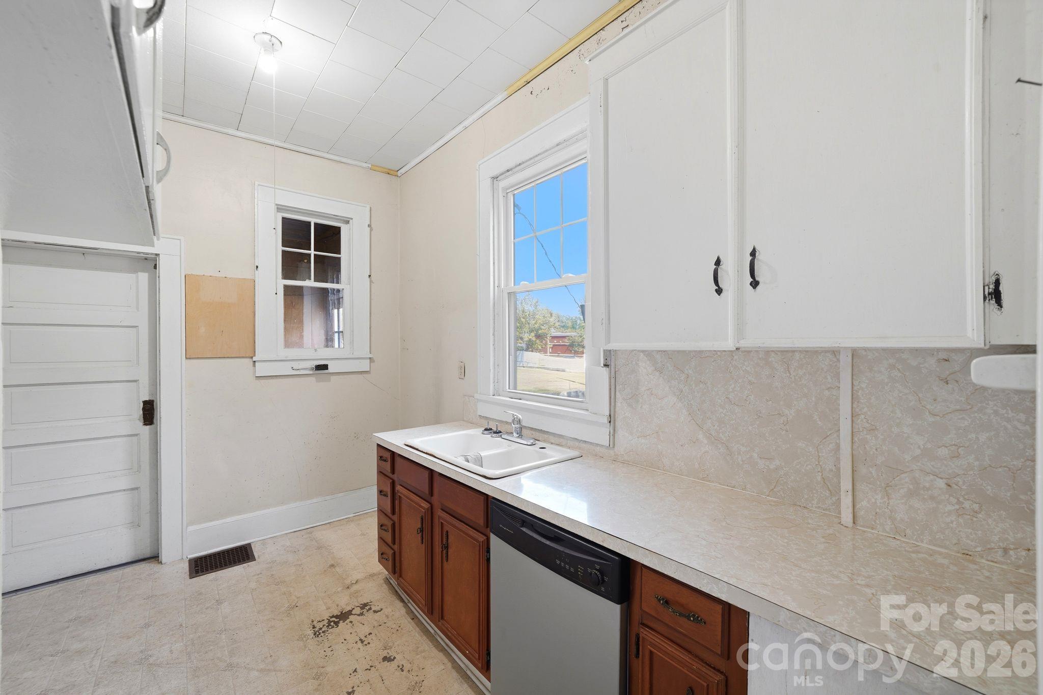 208 South Myrtle School Road Gastonia, NC 28052 - Photo 15 of 45 Gallery Image 15