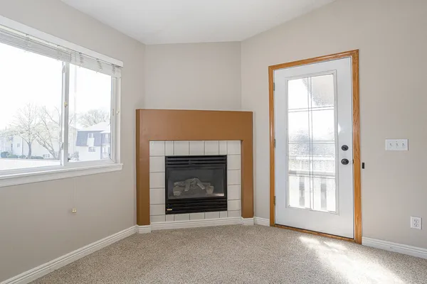 $164,000 | 4186 Fairview Drive, Unit 9, Bettendorf, IA 52722