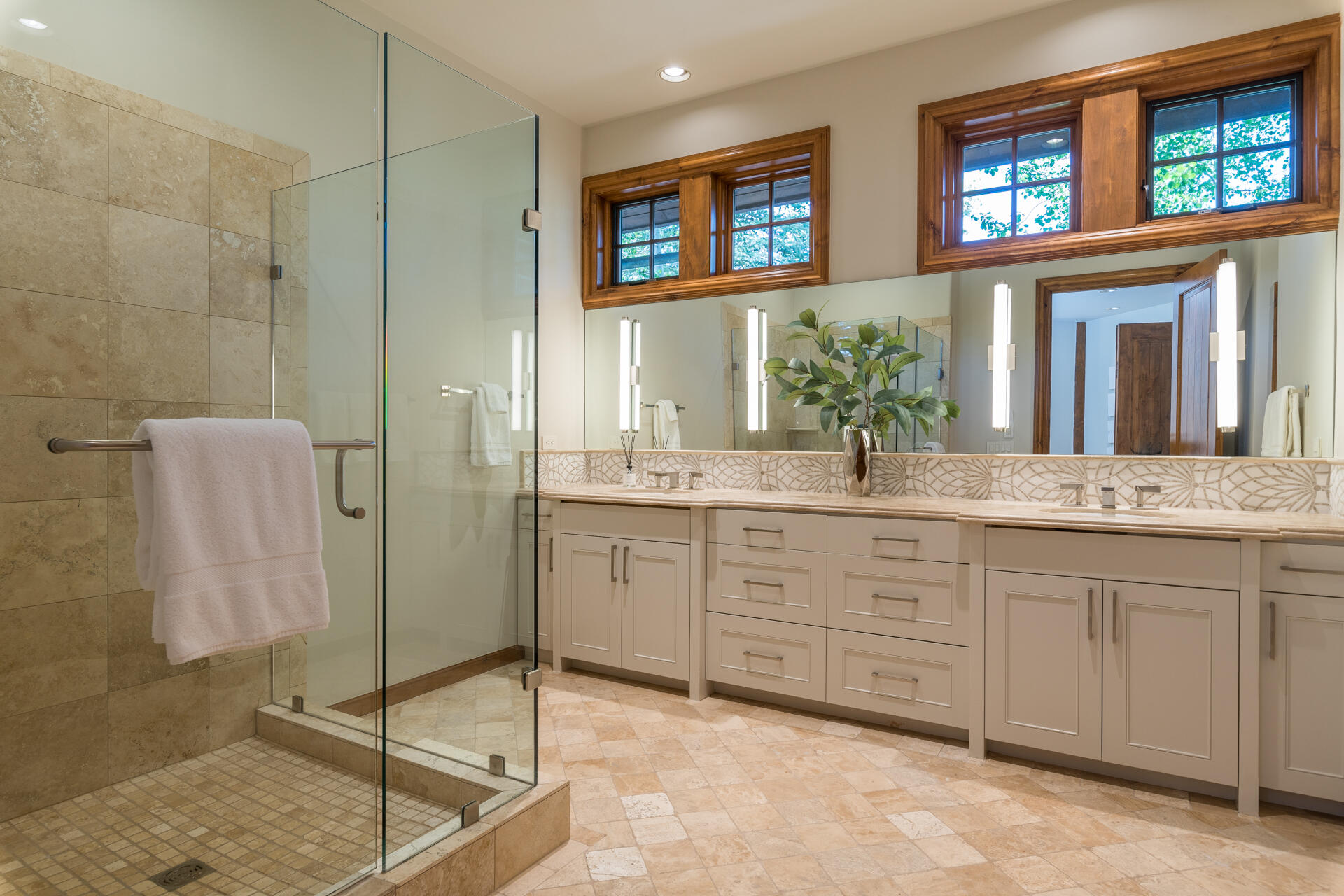 100 Fairway Road Sun Valley, ID 83353 - Photo 11 of 37 Guest Bath