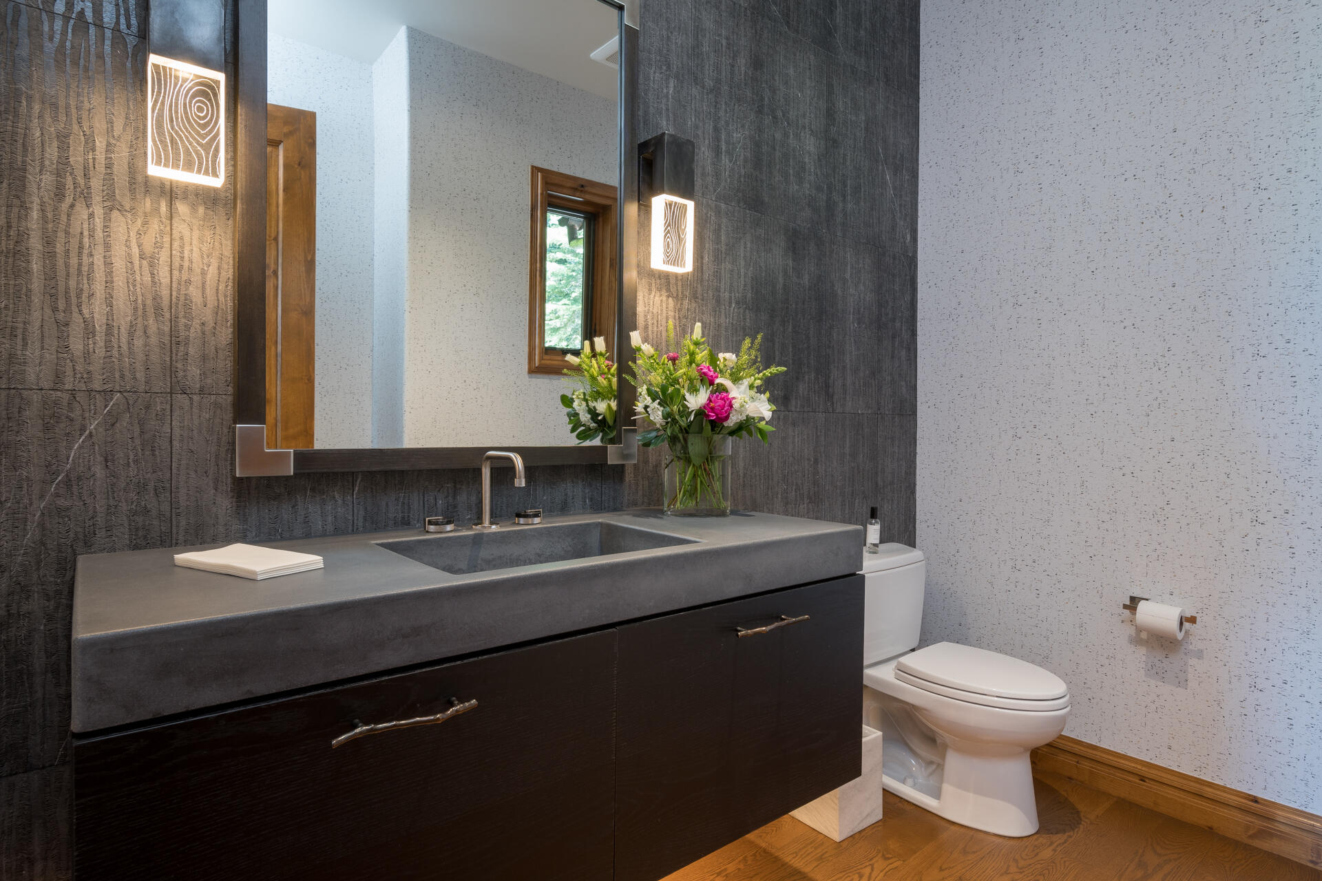 100 Fairway Road Sun Valley, ID 83353 - Photo 17 of 37 Powder Room