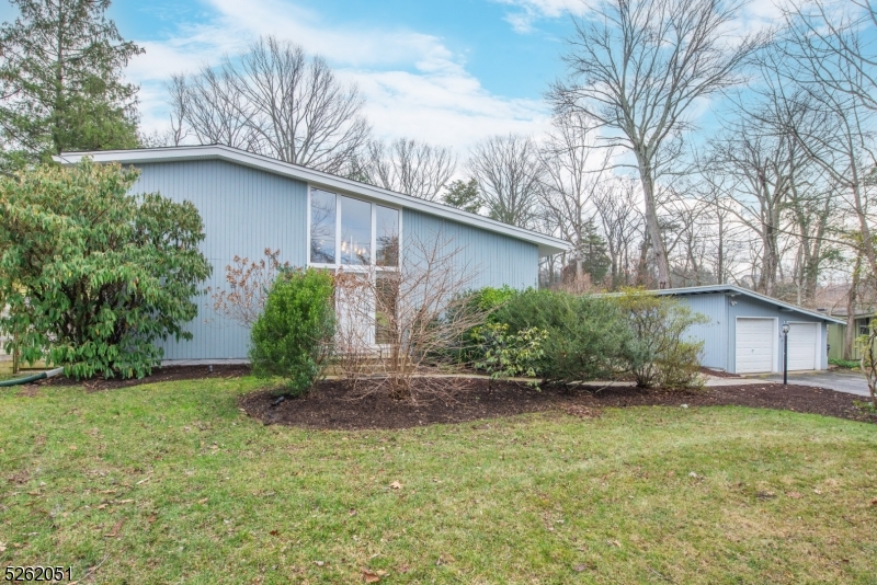 3 Forest Place, Towaco, NJ 07082 Compass