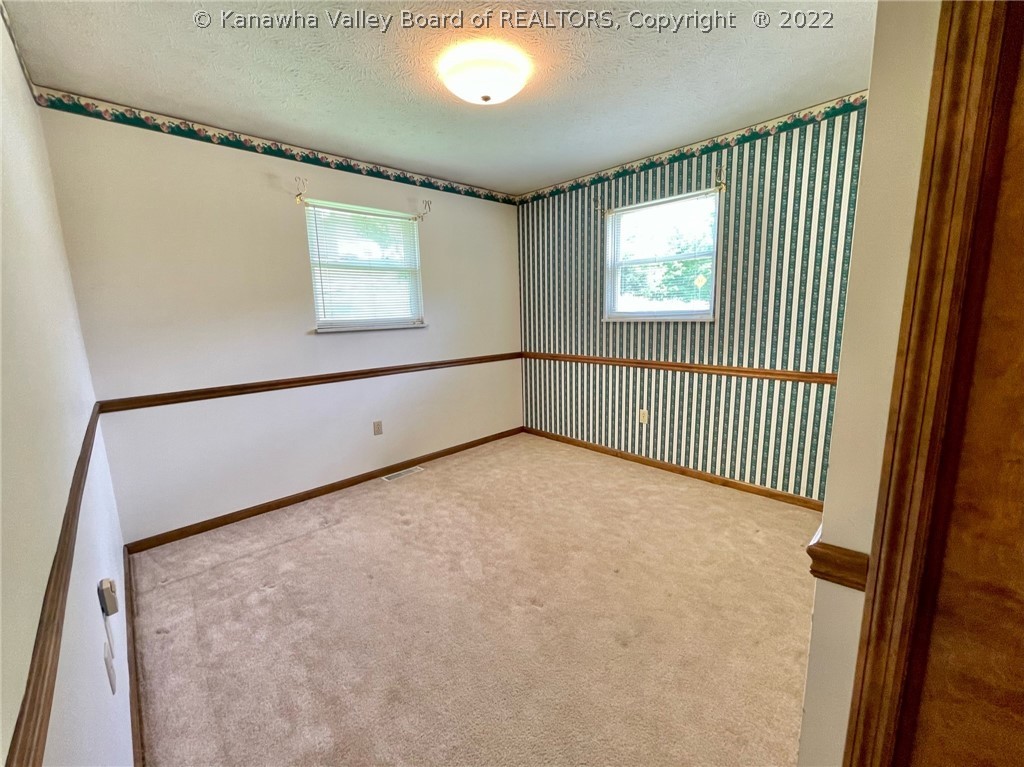 1621 Grapevine Road Charleston, WV 25320 - Photo 11 of 29 Gallery Image 11