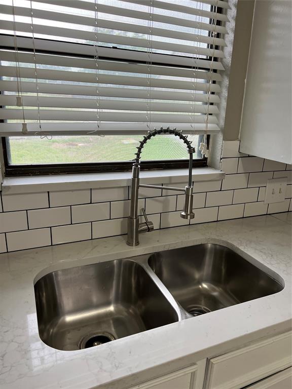 324 West Young Street Howe, TX 75459 - Photo 6 of 25