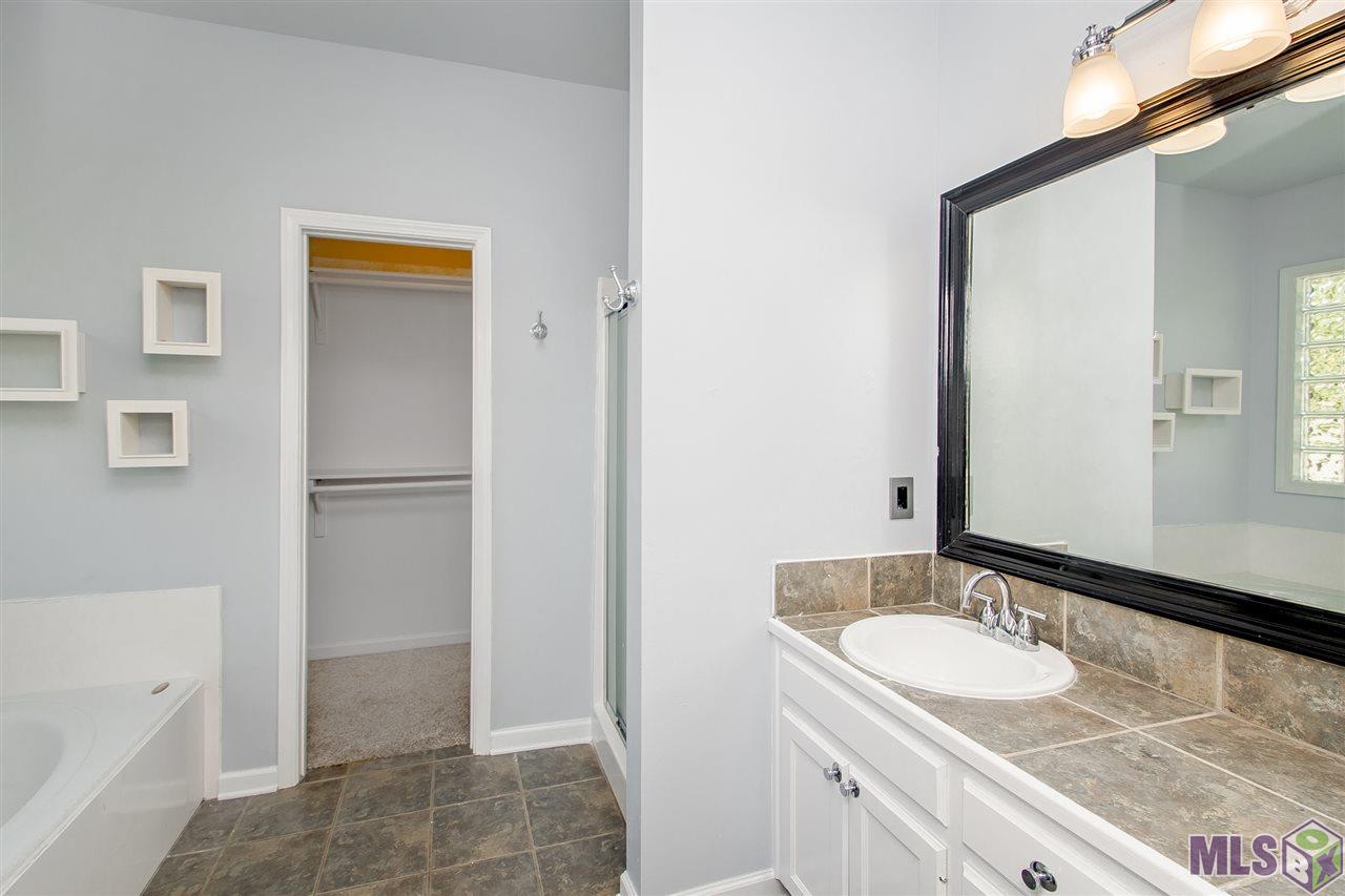 9271 Pecan Tree Drive Baton Rouge, LA 70810 - Photo 13 of 21 Gallery Image 13