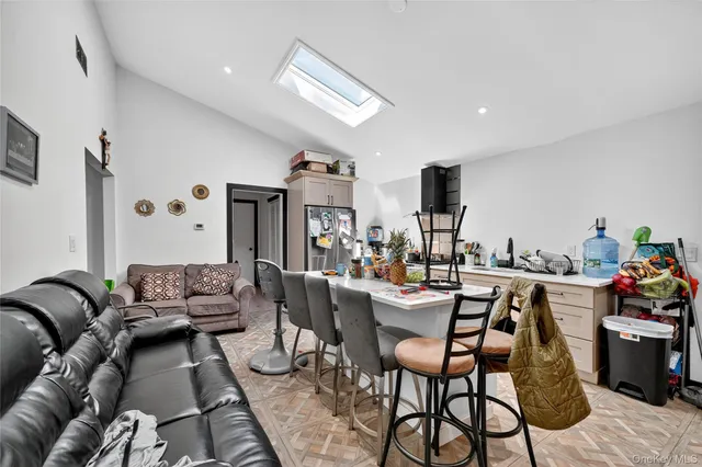 $1,199,999 | 306 South Pascack Road, Nanuet, NY 10954