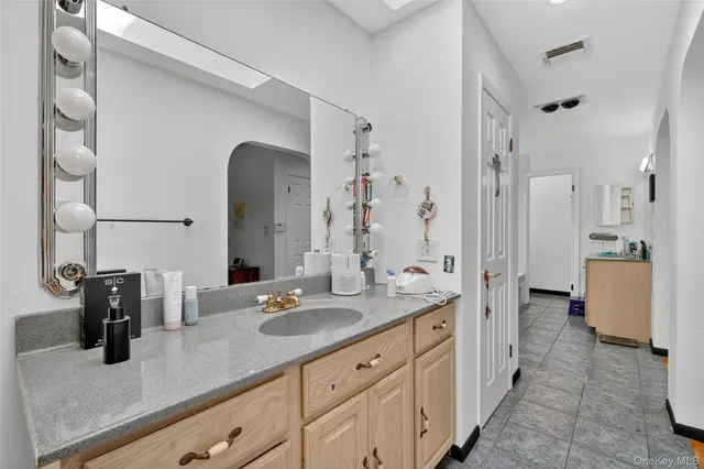 $1,199,999 | 306 South Pascack Road, Nanuet, NY 10954