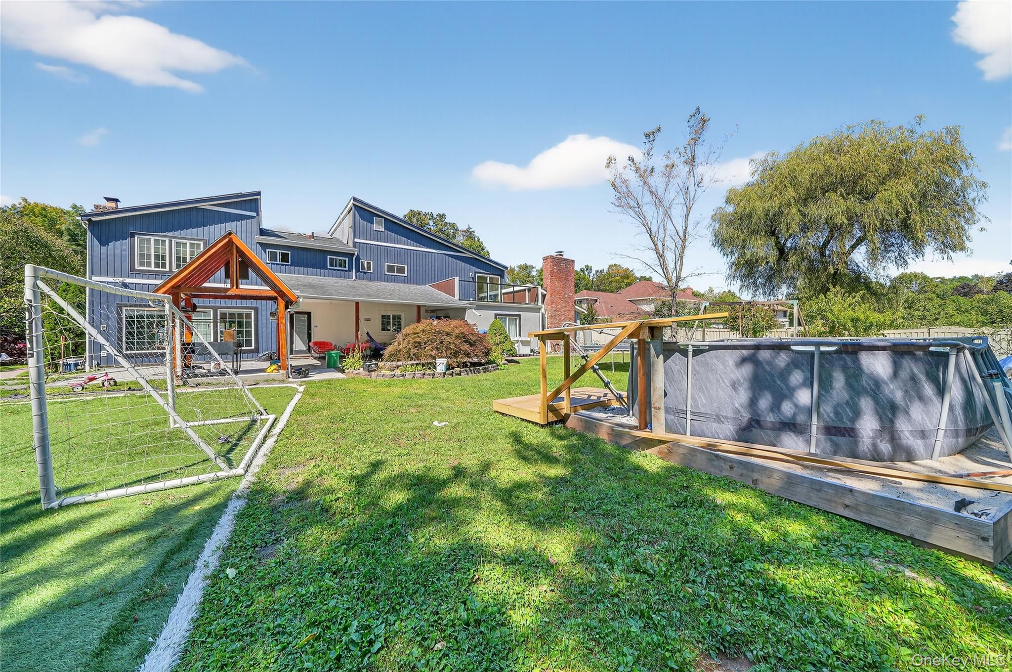 306 South Pascack Road Nanuet, NY 10954 - Photo 43 of 48 View of green lawn