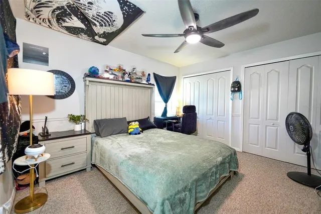 a view of empty room with window