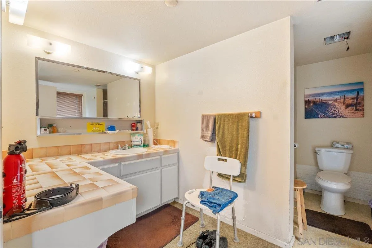 334 Cedar Road Vista, CA 92083 - Photo 13 of 22 Gallery Image 13