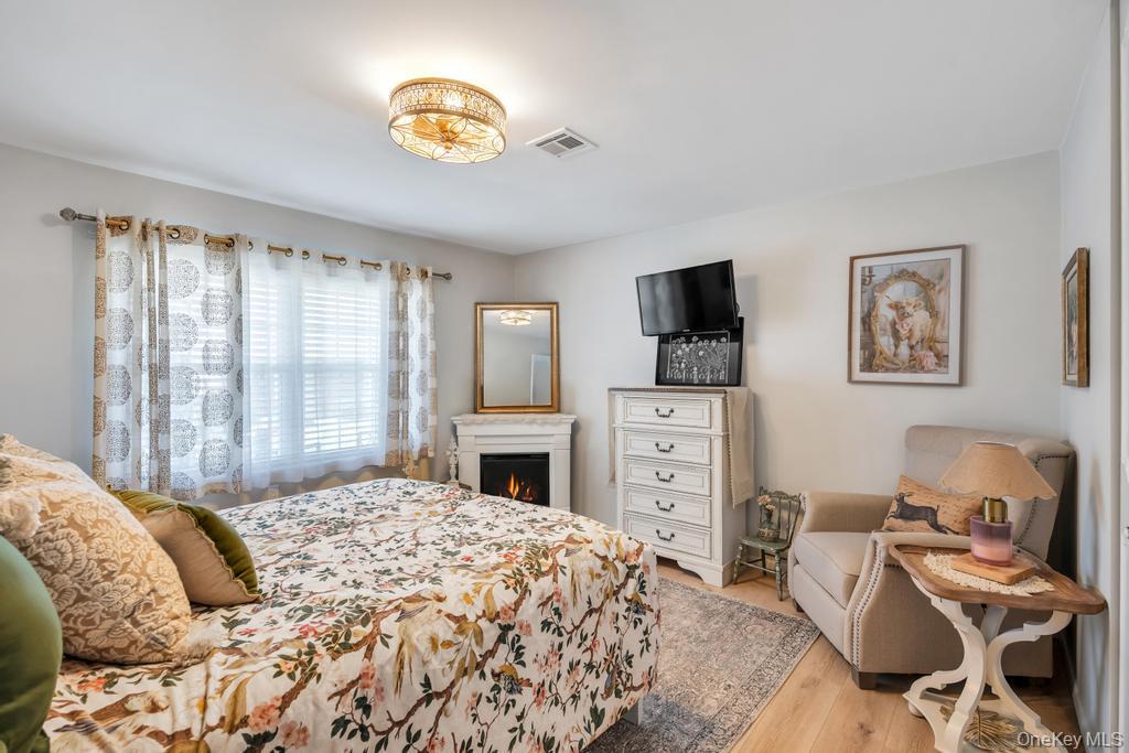 248 Newcastle Court, Unit A Ridge, NY 11961 - Photo 15 of 40