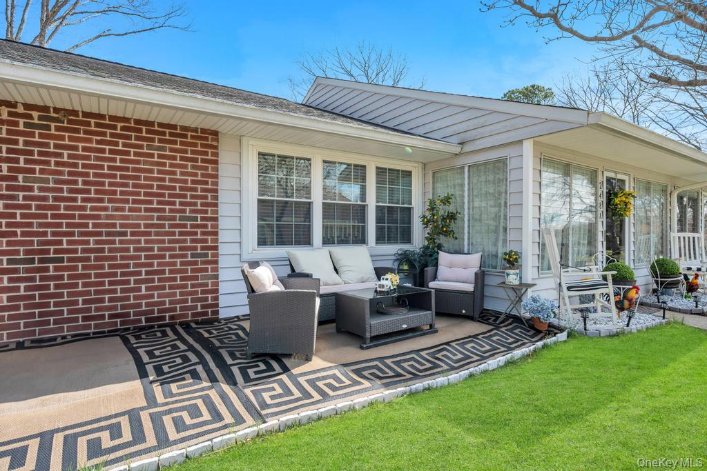 248 Newcastle Court, Unit A Ridge, NY 11961 - Photo 22 of 40