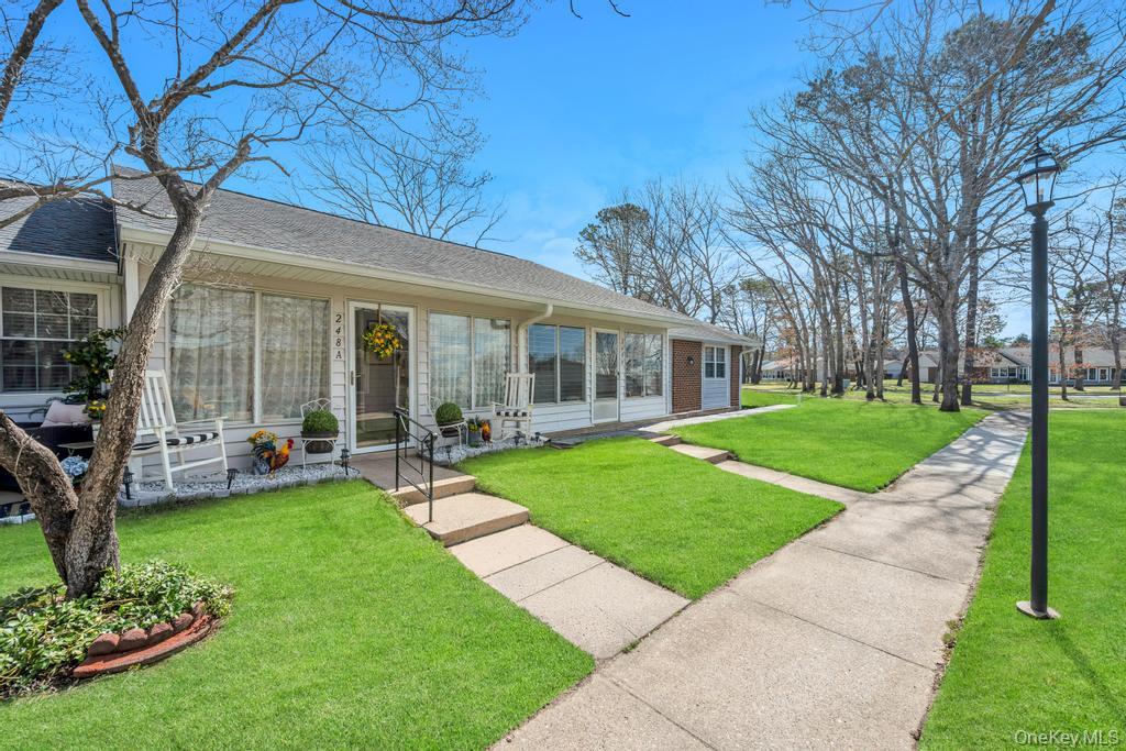 248 Newcastle Court, Unit A Ridge, NY 11961 - Photo 25 of 40