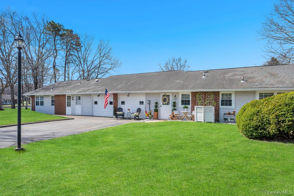 248 Newcastle Court, Unit A Ridge, NY 11961 - Photo 3 of 40