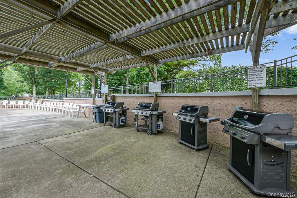 248 Newcastle Court, Unit A Ridge, NY 11961 - Photo 31 of 40