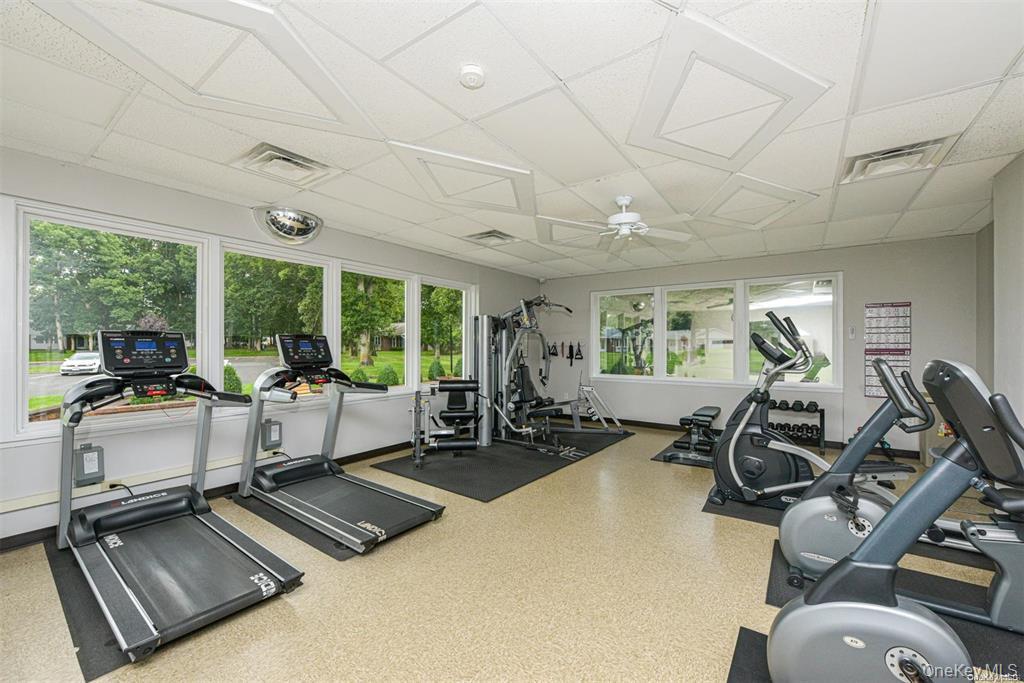 248 Newcastle Court, Unit A Ridge, NY 11961 - Photo 32 of 40