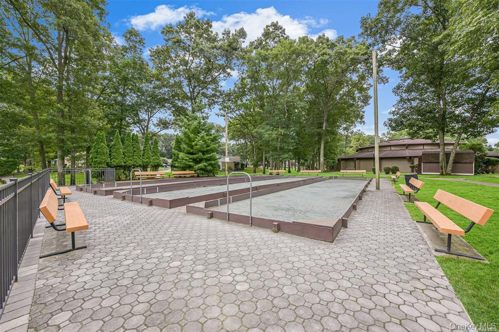 248 Newcastle Court, Unit A Ridge, NY 11961 - Photo 33 of 40