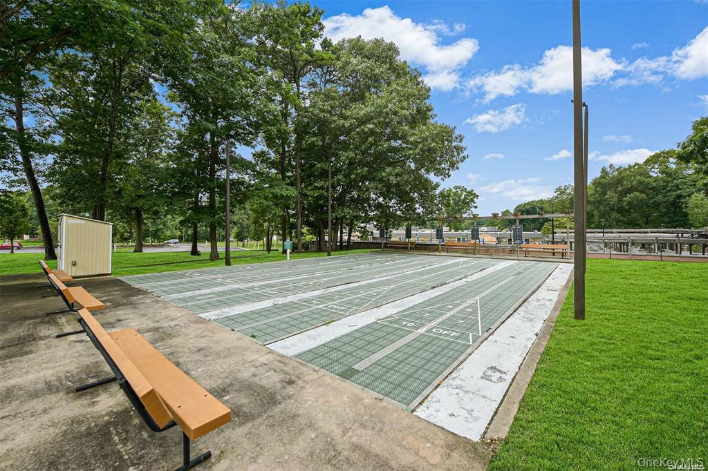 248 Newcastle Court, Unit A Ridge, NY 11961 - Photo 34 of 40