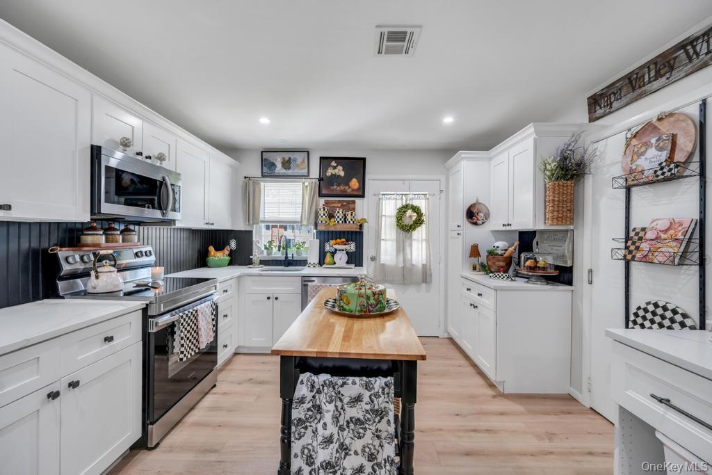 248 Newcastle Court, Unit A Ridge, NY 11961 - Photo 6 of 40