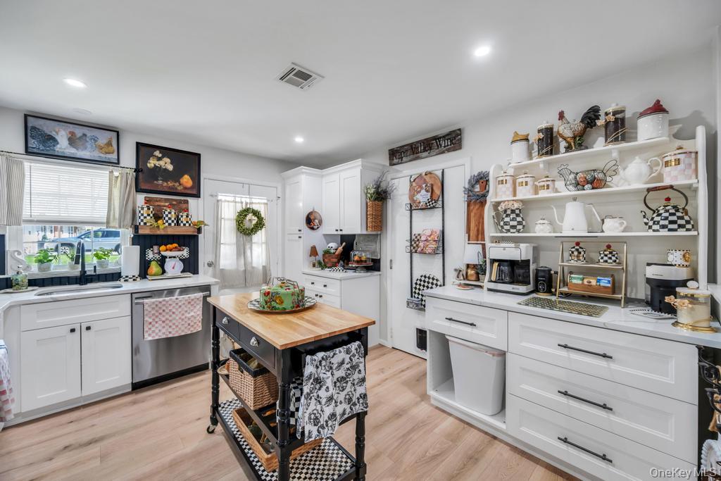 248 Newcastle Court, Unit A Ridge, NY 11961 - Photo 7 of 40