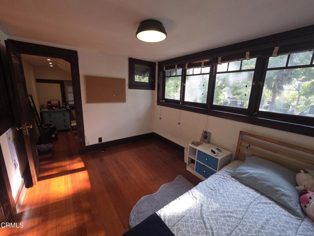 126 North Meridith Avenue Pasadena, CA 91106 - Photo 18 of 31 17 bed