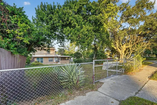 $240,000 | 229 Ave B Northeast, Winter Haven, FL 33881