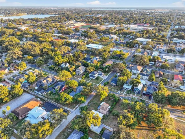 $240,000 | 229 Ave B Northeast, Winter Haven, FL 33881