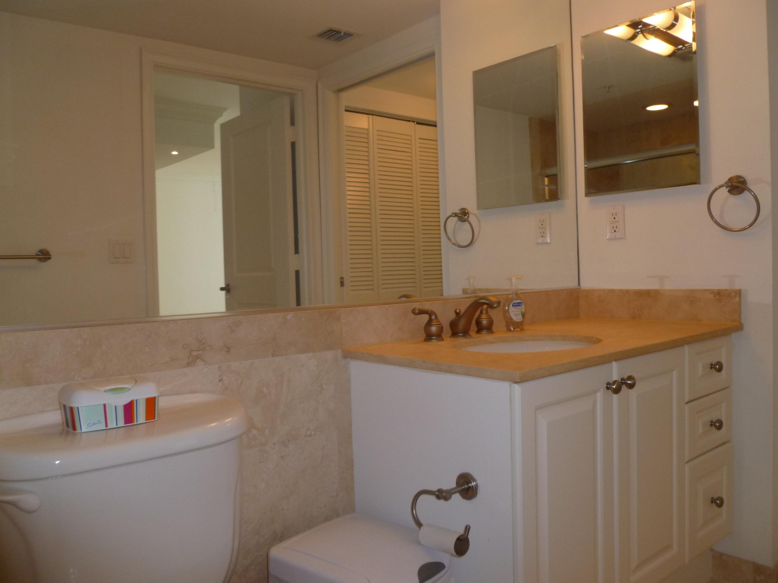 99 Southeast Mizner Boulevard, Unit 835 Boca Raton, FL 33432 - Photo 23 of 37 Master bathroom