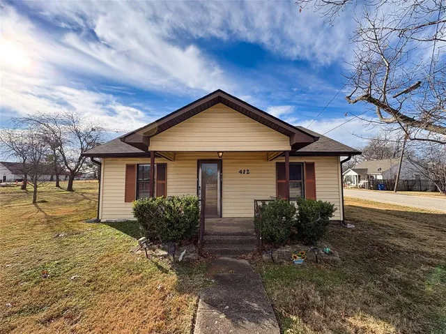 $1,500 | 412 West Beech Street, Celina, TX 75009