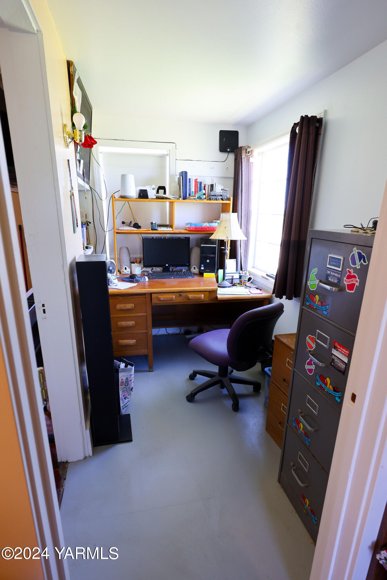 2200 Forsell Road Grandview, WA 98930 - Photo 16 of 30 Office area