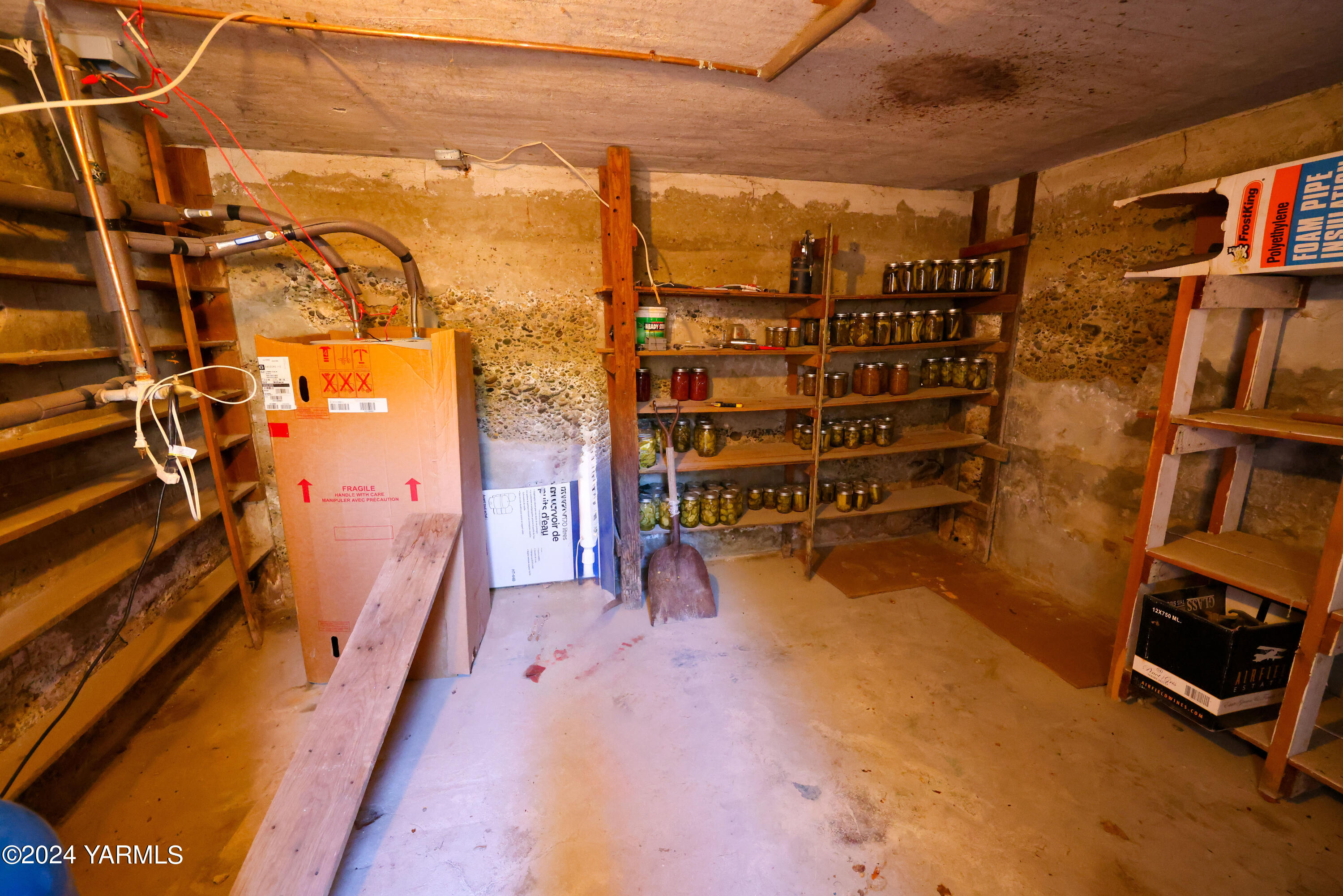 2200 Forsell Road Grandview, WA 98930 - Photo 19 of 30 Cellar storage