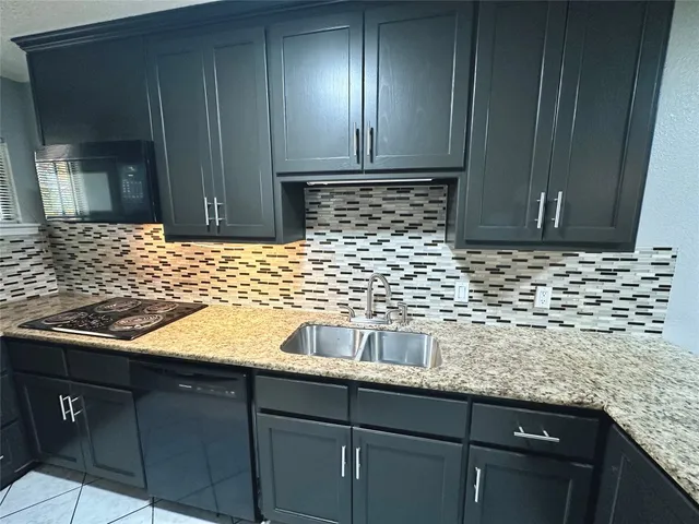 $1,395 | 601 West 11th Street, Unit 115, Austin, TX 78701