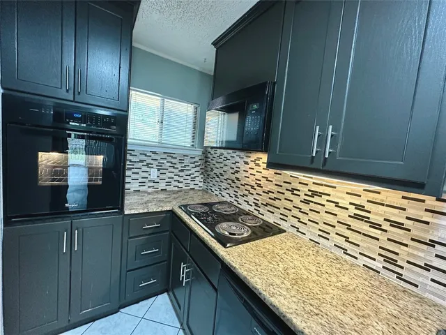 $1,395 | 601 West 11th Street, Unit 115, Austin, TX 78701