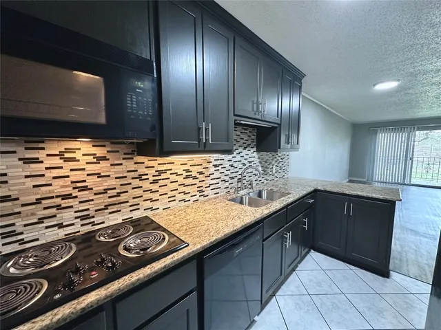 $1,395 | 601 West 11th Street, Unit 115, Austin, TX 78701