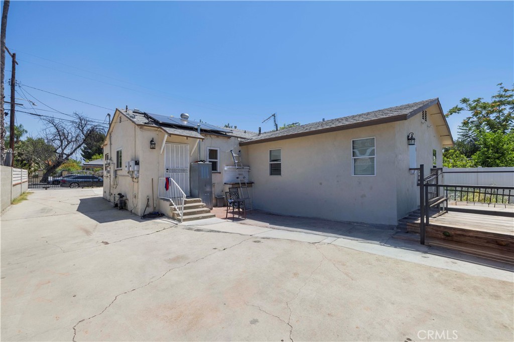 10353 Rincon Avenue Pacoima, CA 91331 - Photo 7 of 53