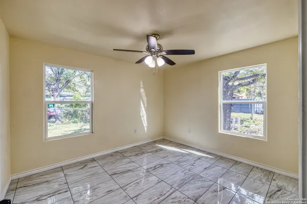 $219,000 | 723 West Leona Street, Uvalde, TX 78801