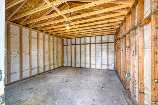 $219,000 | 723 West Leona Street, Uvalde, TX 78801