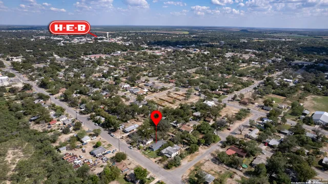 $227,000 | 723 West Leona Street, Uvalde, TX 78801