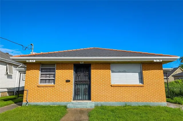 $1,460 | 3323 Republic Street, New Orleans, LA 70122