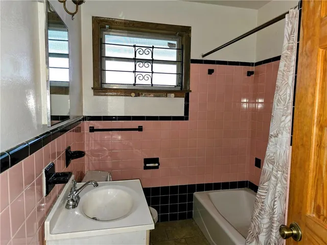 $1,460 | 3323 Republic Street, New Orleans, LA 70122